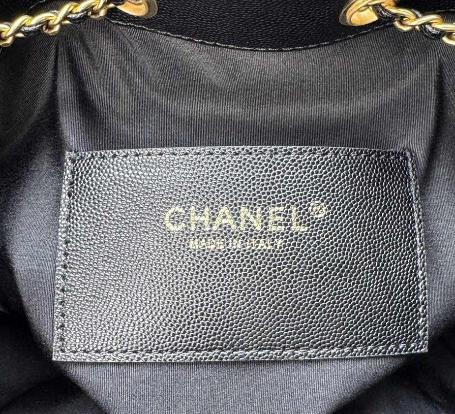 Chanel 22 Handbag