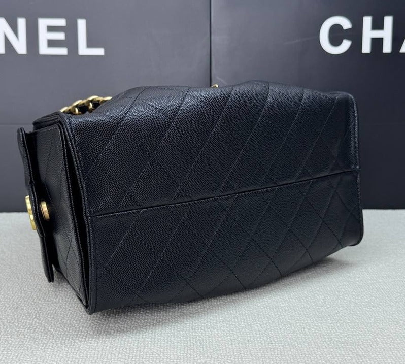 Chanel 22 Handbag