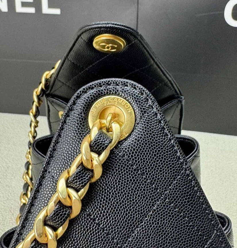 Chanel 22 Handbag