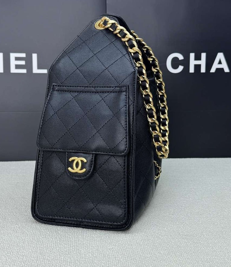 Chanel 22 Handbag