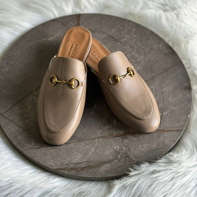 Gucci Leather Horsebit shoes